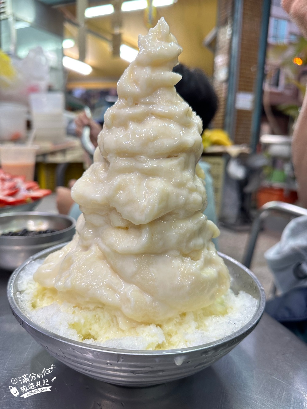 屏東美食【秋林牛奶大王】冰品界的101,浮誇系水果布丁剉冰好吃耶!