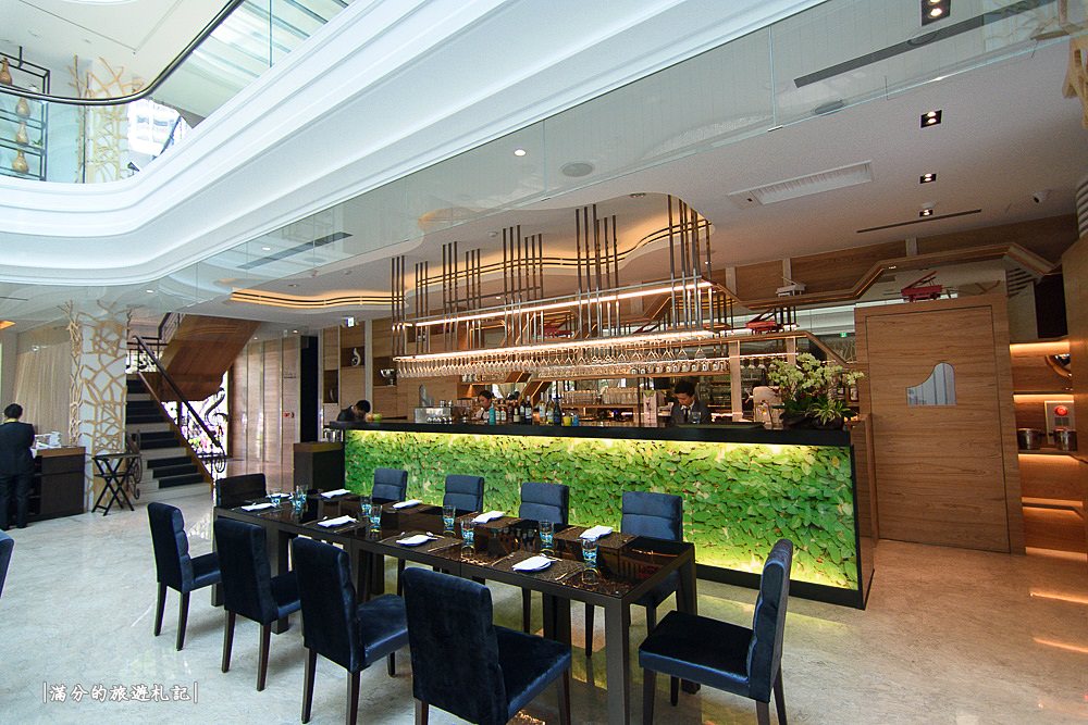 台中西屯美食》琴.森林主題餐廳 IG熱門打卡點 巨型鋼琴出沒 精美別緻的歐風餐廳