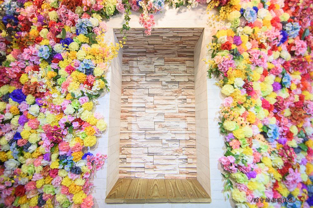 台中西區美食》花匠The Florist 療癒系漸層果昔 訪店必拍浪漫花框牆