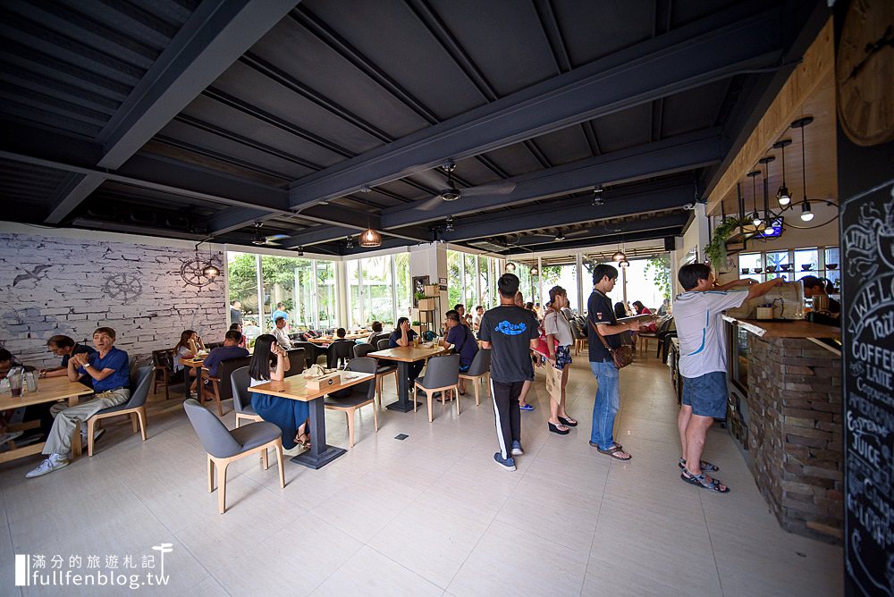 台東景觀咖啡廳|台東小魚兒的家|富山護漁區|下午茶.親子沙坑.彩繪牆|來去渡假~看海喝咖啡超愜意!