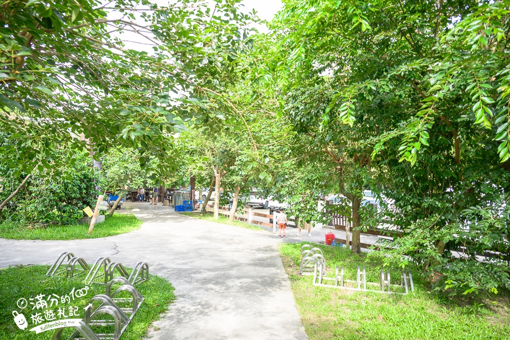 彰化【大山牧場】花壇免門票親子景點,必吃牛奶鍋&鮮奶麻糬,體驗餵牛喝奶.擠牛奶趣味十足!