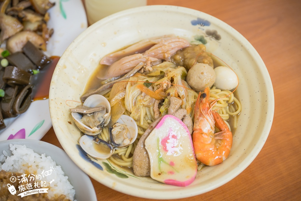 花蓮新城美食【佳興冰菓店】最新菜單,必喝招牌檸檬汁.什錦炒麵.滷味拼盤,必買檸檬沙瓦和果凍,傳承一甲子酸甜的好味道!
