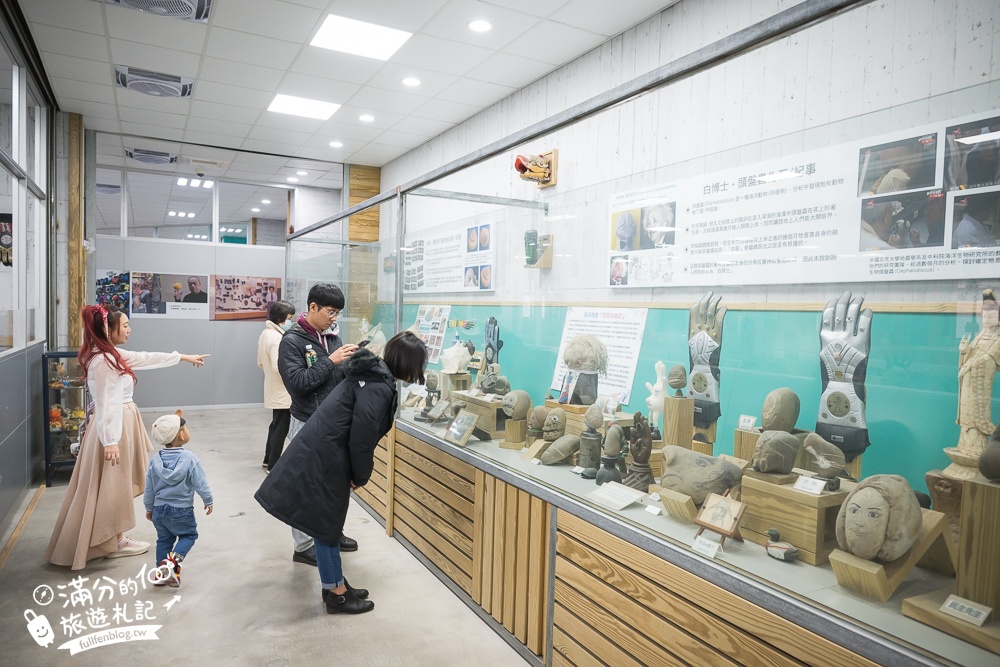 彰化【台灣手套博物館】免門票親子觀光工廠.套圈圈.打彈珠.釣魚.滑步車免費玩,還能看高鐵奔馳~世界最大手套就在這!