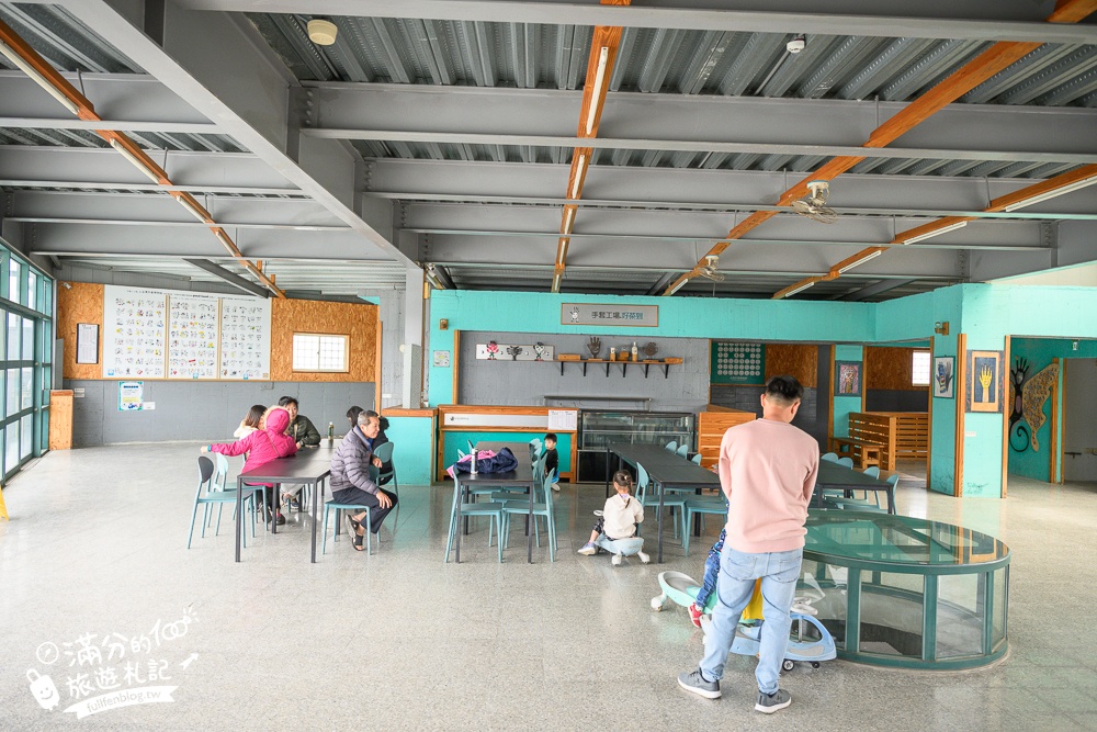 彰化【台灣手套博物館】免門票親子觀光工廠.套圈圈.打彈珠.釣魚.滑步車免費玩,還能看高鐵奔馳~世界最大手套就在這!