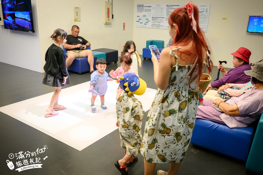 屏東景點【台電南部展示館】墾丁免門票親子景點.4D劇場.互動遊戲.雙層迴旋溜滑梯通通免費玩～探索電的世界!