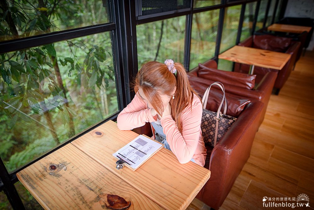 新竹竹東景點|菓風麥芽工房|景觀餐廳.下午茶.親子DIY.油桐花~隱身在森林裡的玻璃小屋!