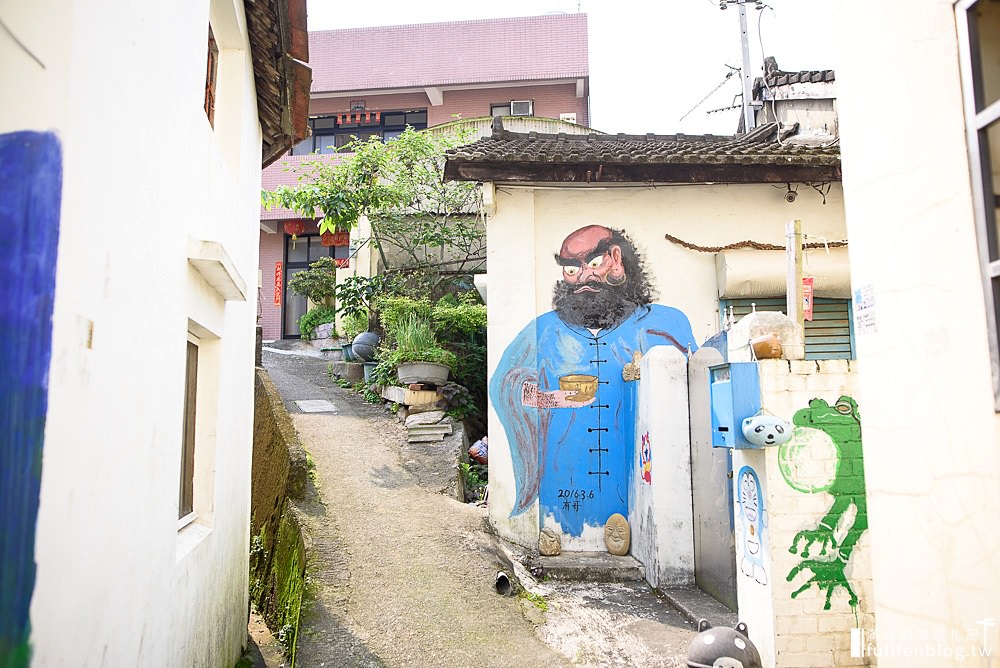 苗栗三義景點|建中國小3D彩繪階梯(免門票).好客走廊|玩拍立體彩繪~彷彿真的漫遊在龍騰斷橋上!