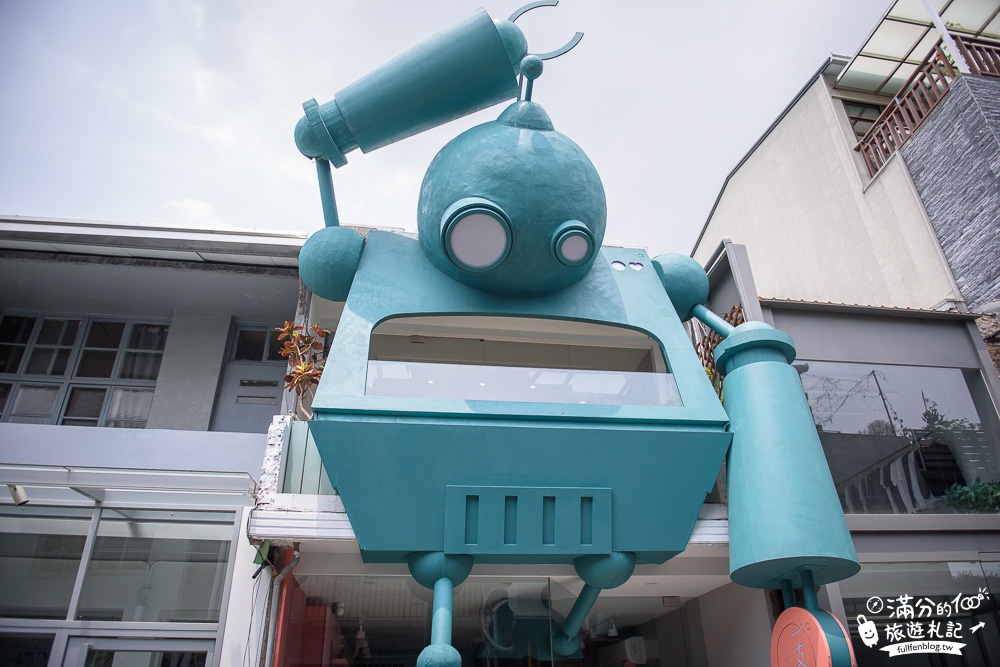 台中景點|一支毛 ITUMO.機器人主題氣泡飲料店|下午茶.情侶約會.閨蜜美拍|好吸睛~進擊的機器人!