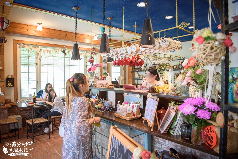 新竹竹東景點|It’s Alice Cafe&Food|景觀餐廳.情侶約會.下午茶|唯美歐風小屋~森林裡的秘密小花園!