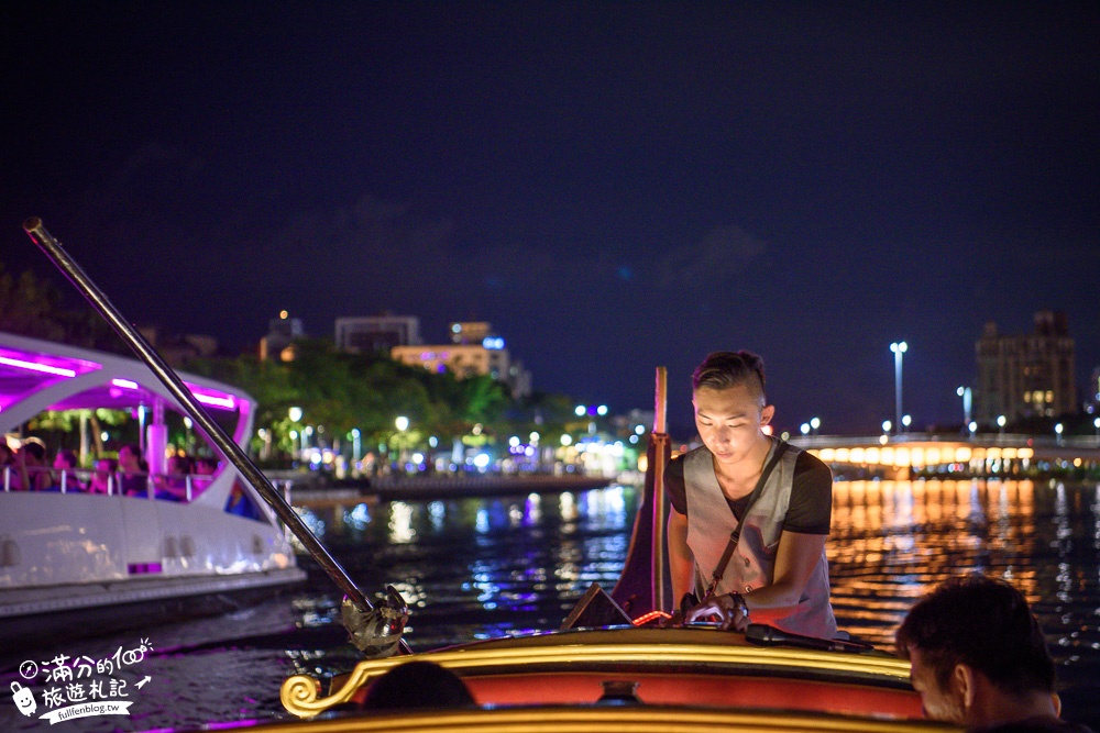 高雄愛河貢多拉船體驗|情侶約會.夢幻夜景.聽情歌|浪漫滿分~秒置身威尼斯河岸遊船趣!