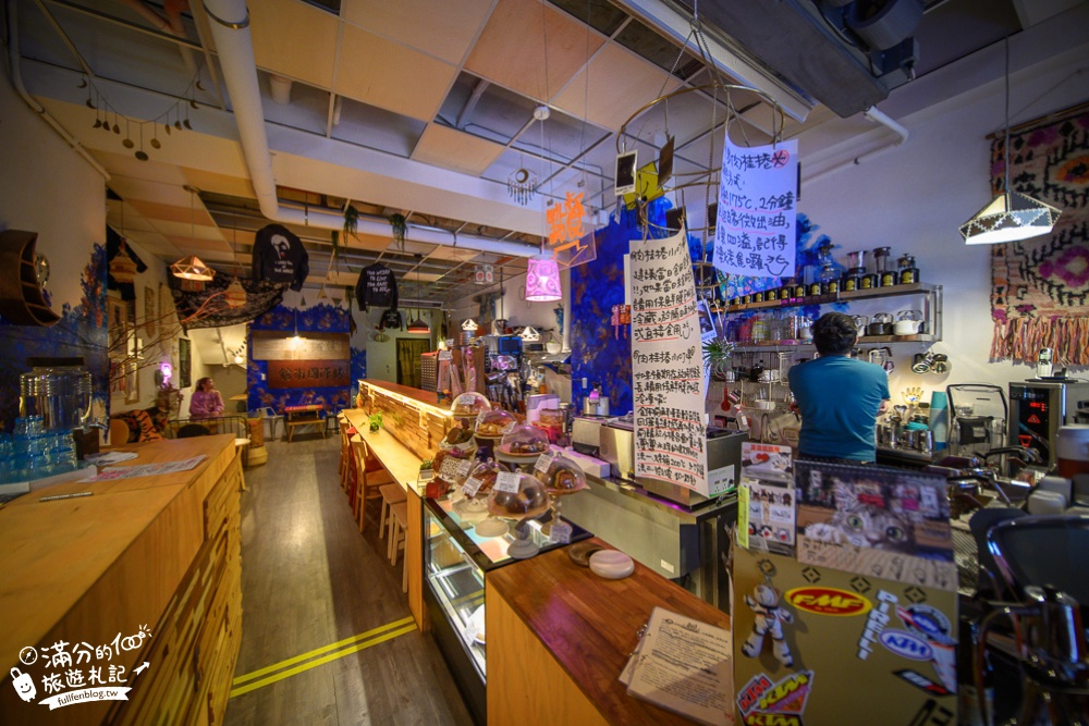 新竹咖啡館|吉十咖啡.甜點烘焙課程|蝸牛肉桂捲.創意甜點.咖啡特調|衝突藝術之美~充滿肉桂香的咖啡館!