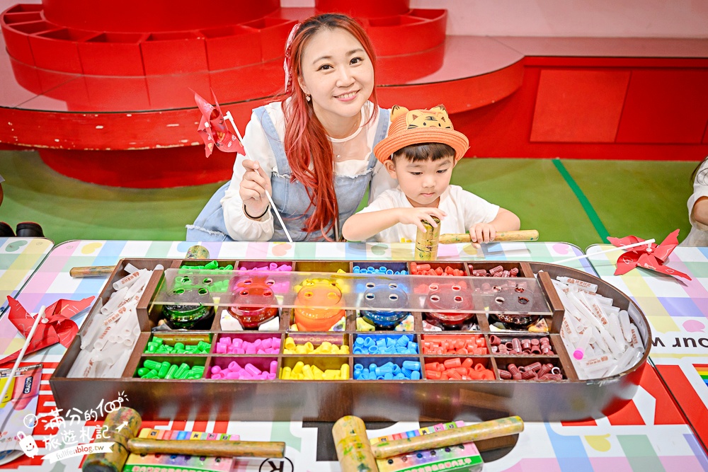 宜蘭【蜡藝蠟筆城堡】宜蘭蠟筆觀光工廠.亞洲室內最狂８樓高彩虹溜滑梯.蠟筆超人太吸睛啦!