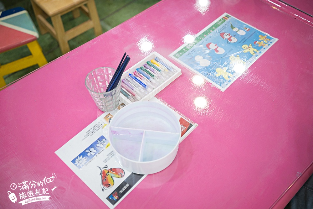 宜蘭【蜡藝蠟筆城堡】宜蘭蠟筆觀光工廠.亞洲室內最狂８樓高彩虹溜滑梯.蠟筆超人太吸睛啦!