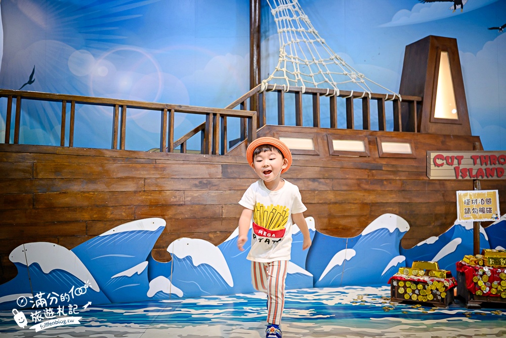 宜蘭【蜡藝蠟筆城堡】宜蘭蠟筆觀光工廠.亞洲室內最狂８樓高彩虹溜滑梯.蠟筆超人太吸睛啦!