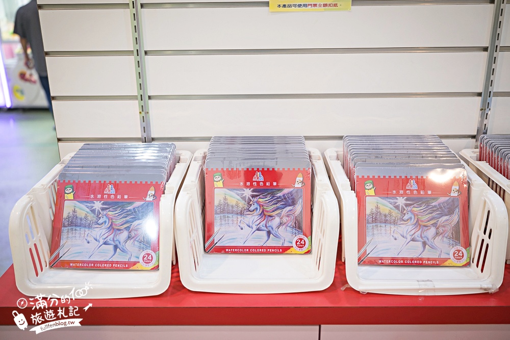 宜蘭【蜡藝蠟筆城堡】宜蘭蠟筆觀光工廠.亞洲室內最狂８樓高彩虹溜滑梯.蠟筆超人太吸睛啦!