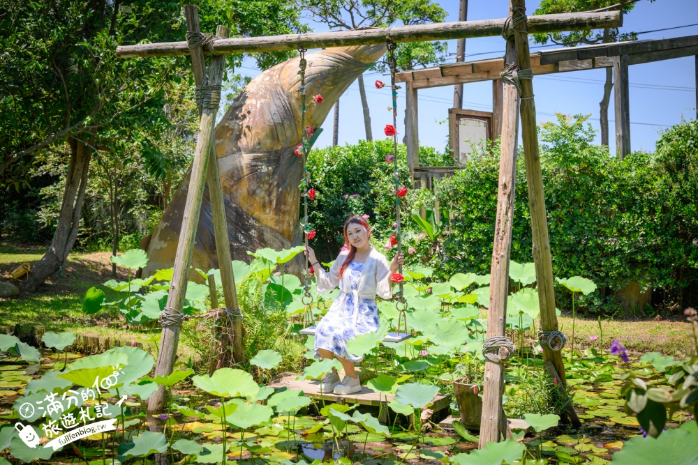 桃園觀音景點【蓮荷園休閒農場】賞蓮花.坐大王蓮.盪鞦韆.搭船遊湖.吃蓮子剉冰,一期一會挑戰輕功水上飄!