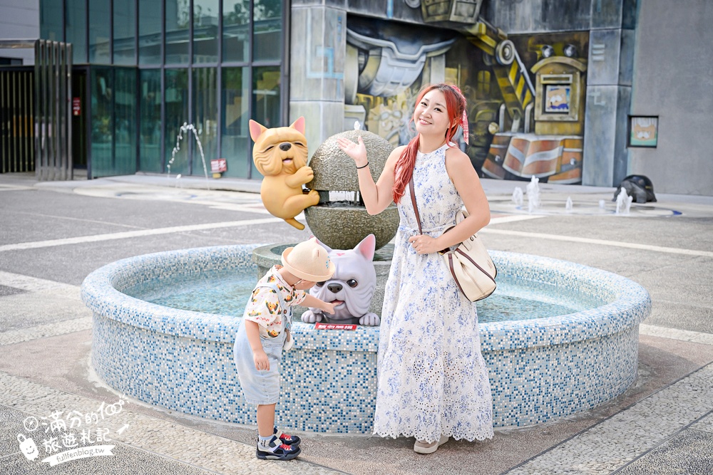 嘉義景點【老楊方城市】方塊酥觀光工廠,免門票參觀.拍3D彩繪.看方塊酥生產線.玩太空艙球池.方塊酥免費試吃~探索方塊酥的秘密基地!