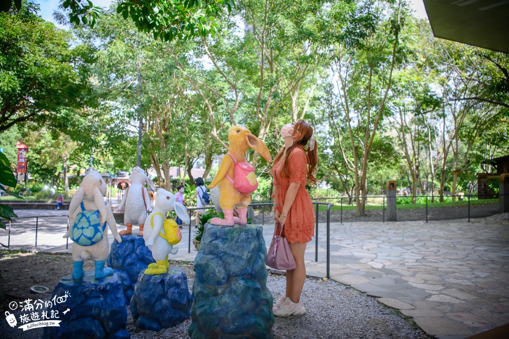 宜蘭景點|礁溪溫泉公園(免門票)幾米兔泡溫泉超可愛.免費足湯.森林風呂~與兔子玩蹺蹺板!