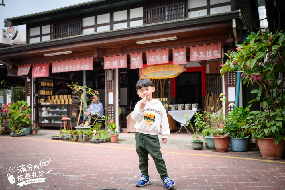 嘉義景點【梅山太平老街】海拔1000公尺的山城古街,必吃太平雲糕.喝冬瓜妹.吃茶葉蛋.賞紫藤花!