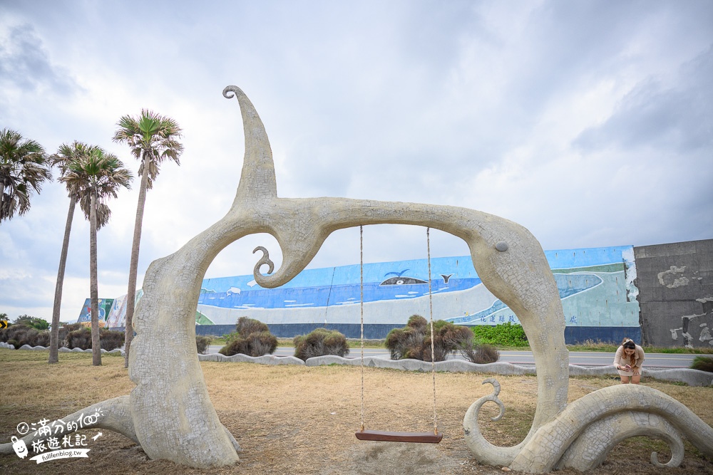 花蓮景點|七星潭風景區(免門票)最美月牙灣，大海上的曼波魚鞦韆，浪漫又好拍!