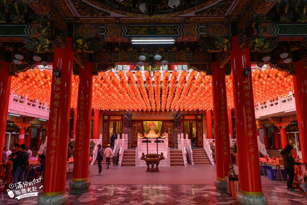 高雄景點|高雄三鳳宮|全台規模最大三太子廟，華麗壯觀~夢幻燈籠海!