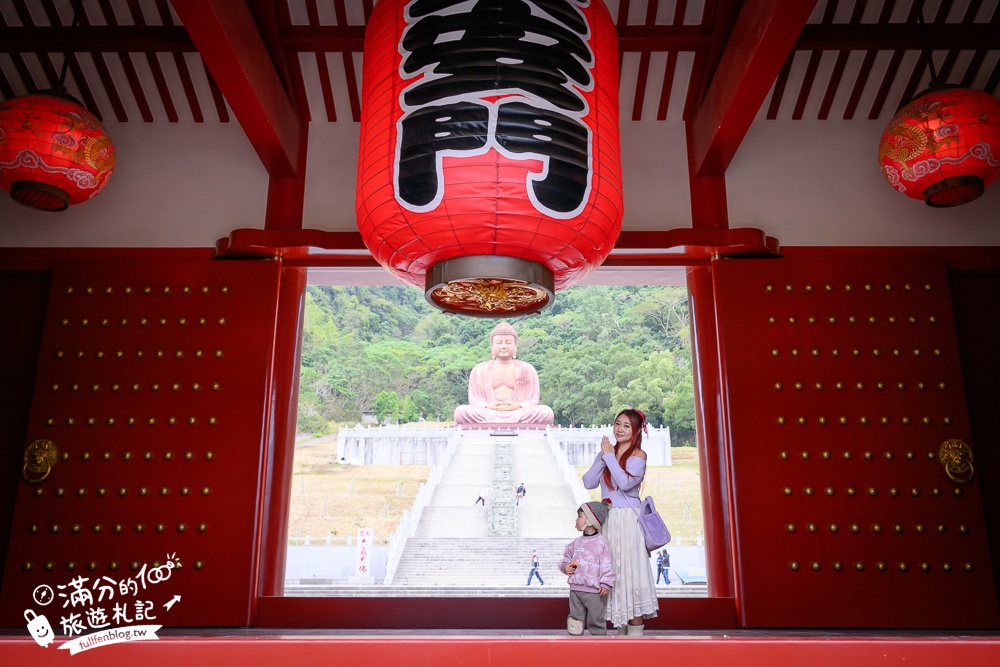 高雄六龜景點【彩虹山六龜大佛】七層樓高雄偉大佛,坐巨大金佛手超開運~跟著大佛視角眺望秀麗山景!