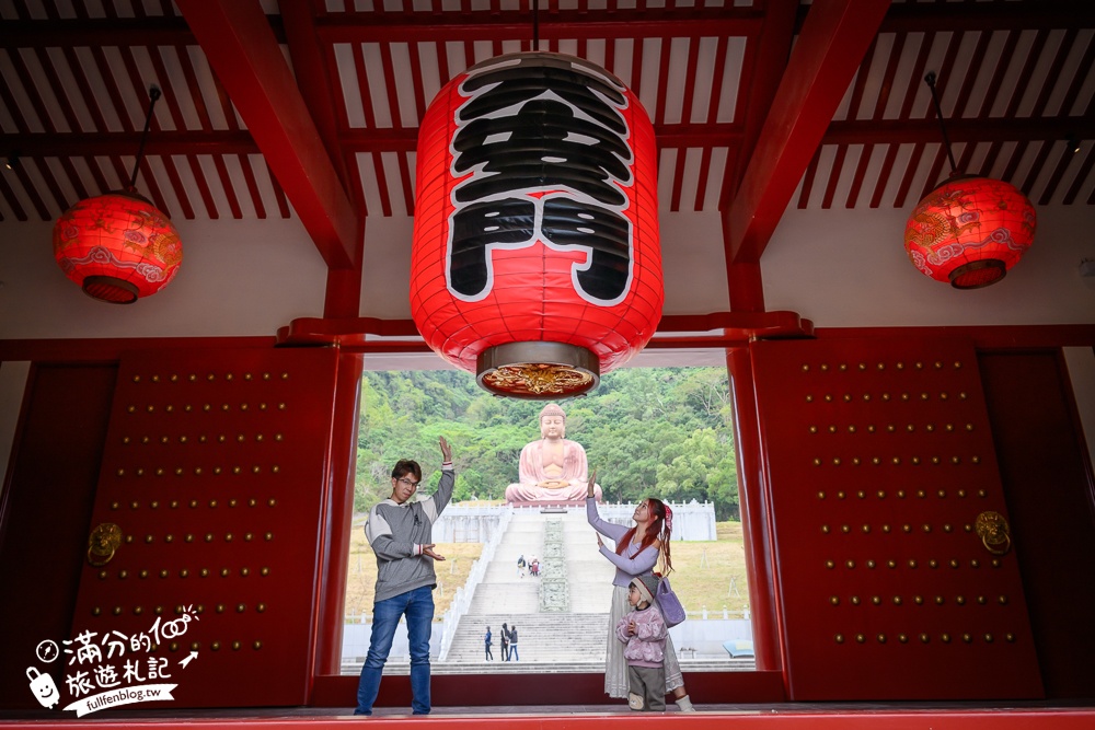 高雄六龜景點【彩虹山六龜大佛】七層樓高雄偉大佛,坐巨大金佛手超開運~跟著大佛視角眺望秀麗山景!