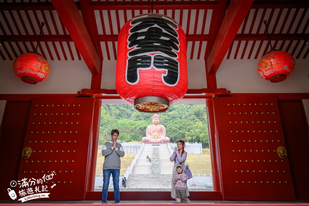 高雄六龜景點【彩虹山六龜大佛】七層樓高雄偉大佛,坐巨大金佛手超開運~跟著大佛視角眺望秀麗山景!