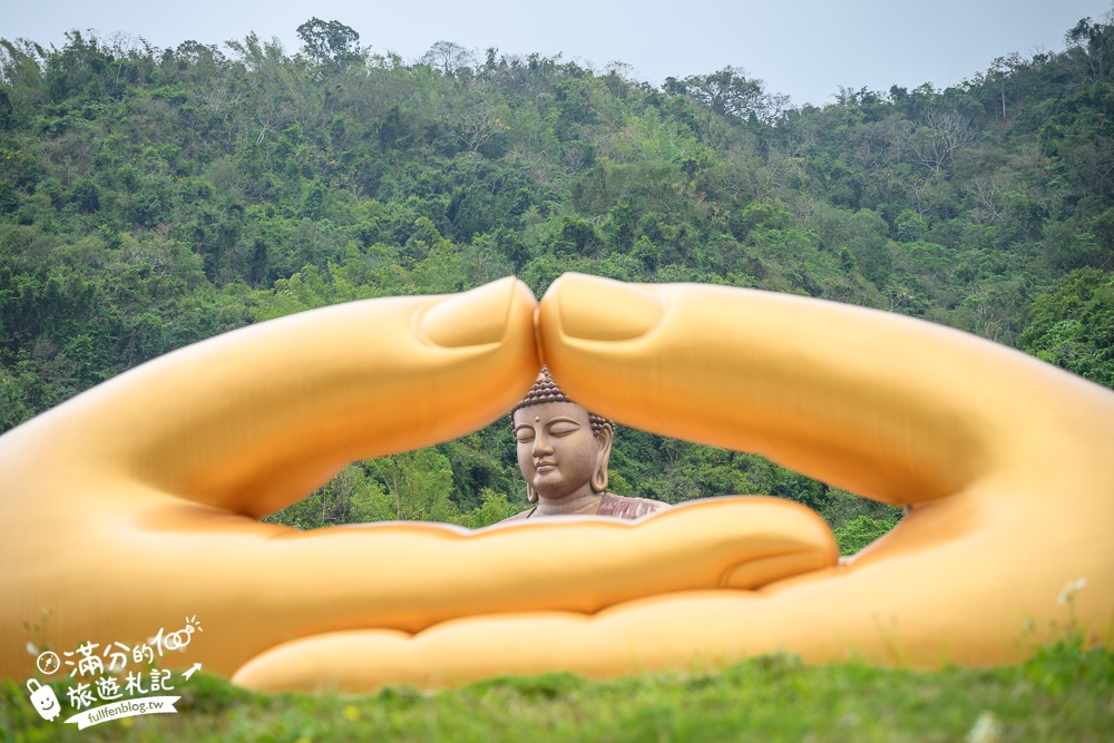 高雄六龜景點【彩虹山六龜大佛】七層樓高雄偉大佛,坐巨大金佛手超開運~跟著大佛視角眺望秀麗山景!