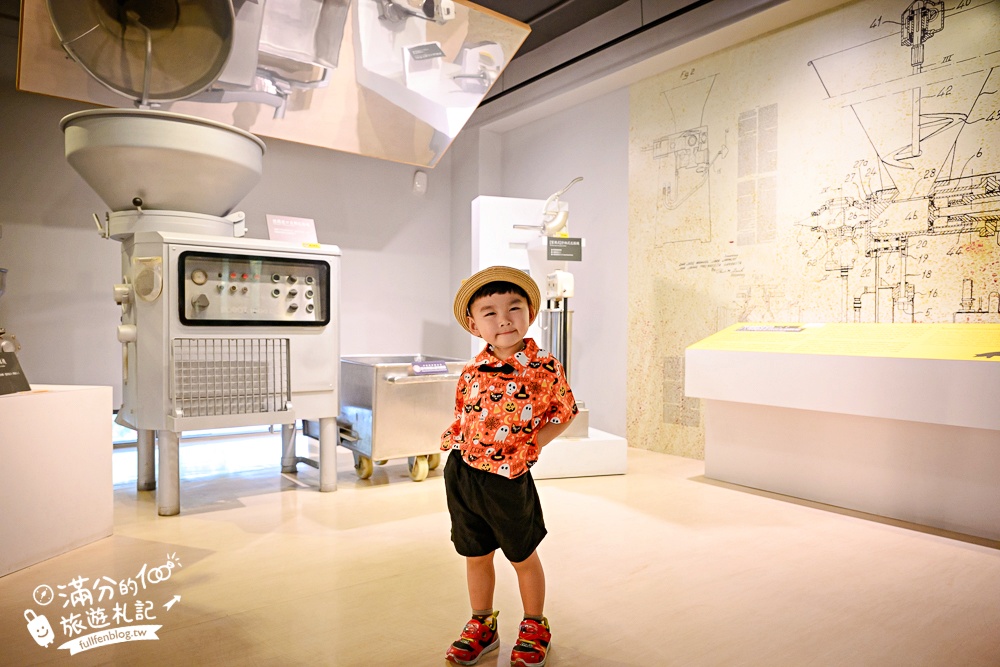 台南景點【黑橋牌香腸博物館】免門票香腸主題觀光工廠.巨無霸經典香腸盤,黑橋牌香腸創始店~傳統復古熱鬧市集!