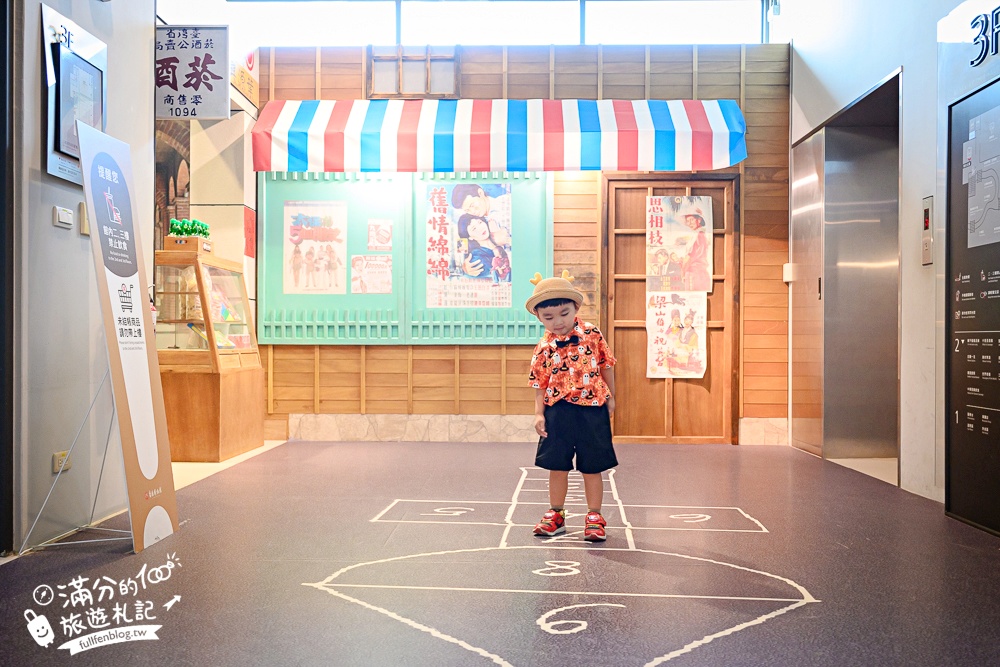 台南景點【黑橋牌香腸博物館】免門票香腸主題觀光工廠.巨無霸經典香腸盤,黑橋牌香腸創始店~傳統復古熱鬧市集!