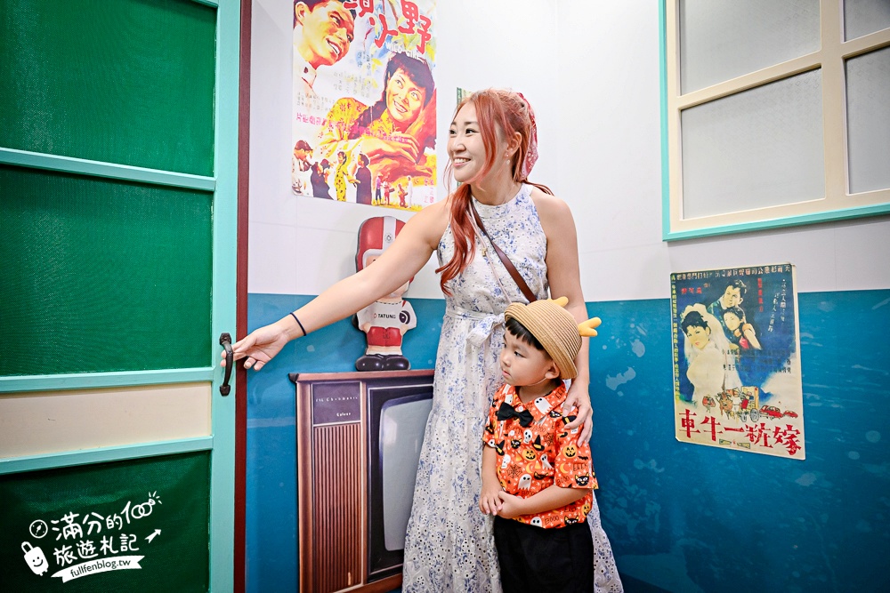 台南景點【黑橋牌香腸博物館】免門票香腸主題觀光工廠.巨無霸經典香腸盤,黑橋牌香腸創始店~傳統復古熱鬧市集!