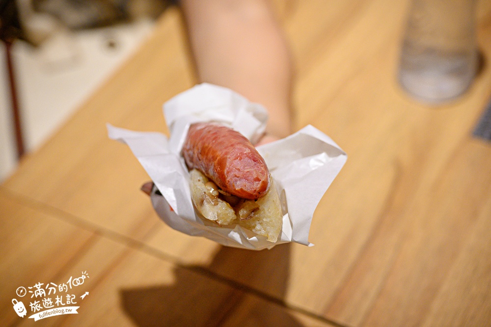 台南景點【黑橋牌香腸博物館】免門票香腸主題觀光工廠.巨無霸經典香腸盤,黑橋牌香腸創始店~傳統復古熱鬧市集!