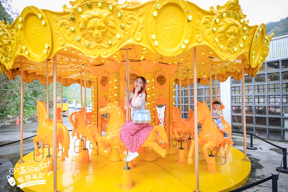 宜蘭【計程車博物館】2025最新門票資訊&好玩設施,全台首座計程車主題館.能玩滑步車.旋轉木馬.碰碰車和人力車!