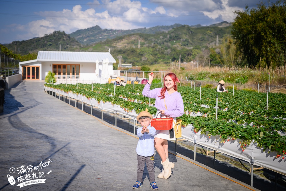 苗栗大湖【紅色琉璃瓦草莓園】免門票網美系高架草莓園.採紅寶石大草莓,還能喝咖啡下午茶!