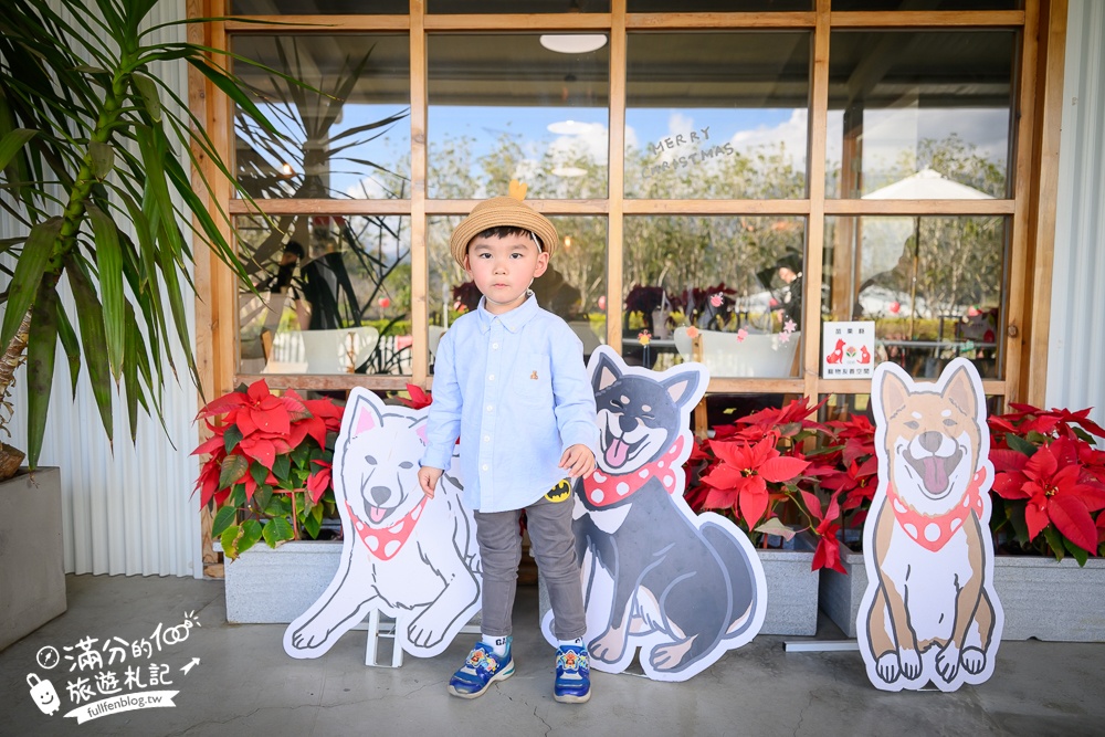 苗栗大湖【紅色琉璃瓦草莓園】免門票網美系高架草莓園.採紅寶石大草莓,還能喝咖啡下午茶!