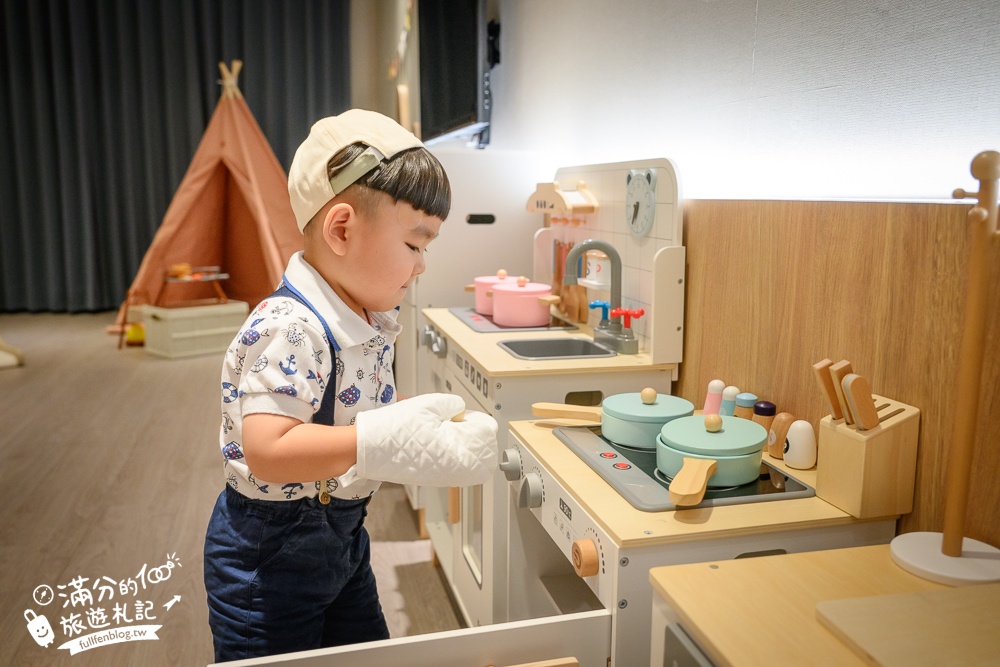 嘉義親子飯店【里亞行旅】一泊一食質感溫馨親子房型.房間就是兒童遊戲場,小孩玩到不想回家!