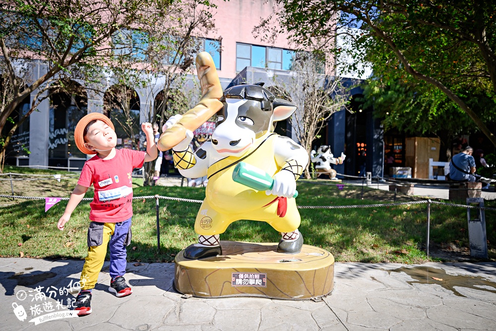 雲林崙背【千巧谷牛樂園牧場】雲林免門票伴手禮景點.搭蒸汽火車.餵牛體驗.古錐萌牛公牛超好拍! 雲林崙背【千巧谷牛樂園牧場】雲林免門票伴手禮景點.搭蒸汽火車.餵牛體驗.古錐萌牛公牛超好拍!
