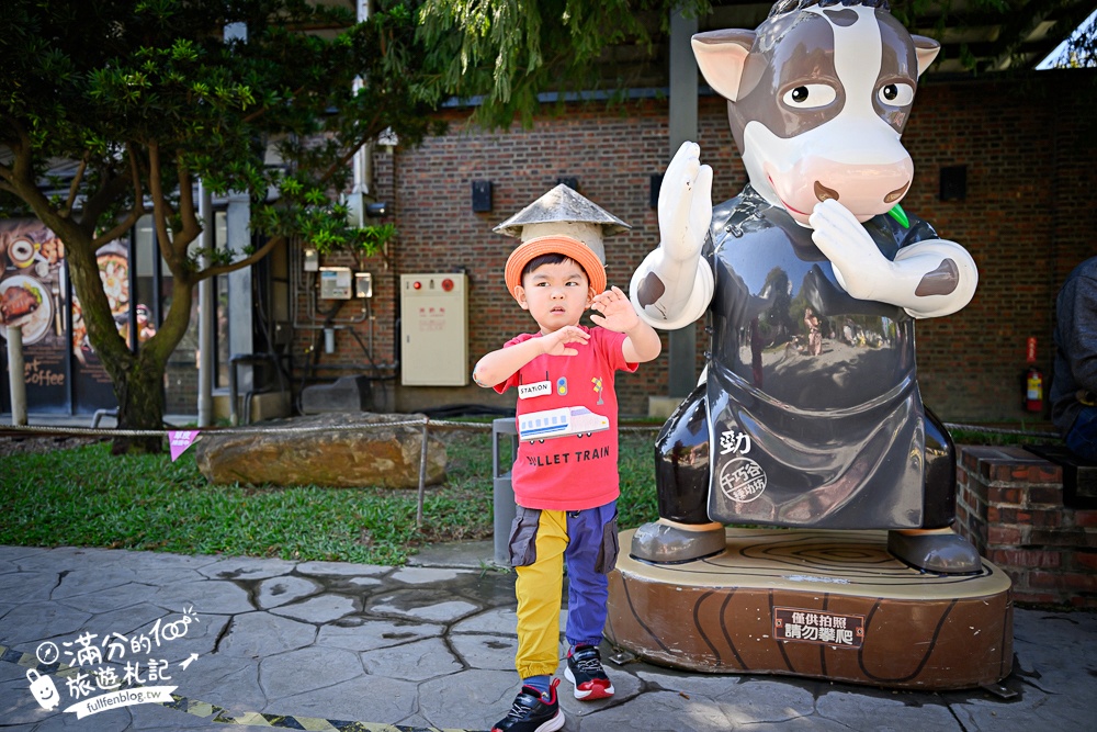 雲林崙背【千巧谷牛樂園牧場】雲林免門票伴手禮景點.搭蒸汽火車.餵牛體驗.古錐萌牛公牛超好拍! 雲林崙背【千巧谷牛樂園牧場】雲林免門票伴手禮景點.搭蒸汽火車.餵牛體驗.古錐萌牛公牛超好拍!