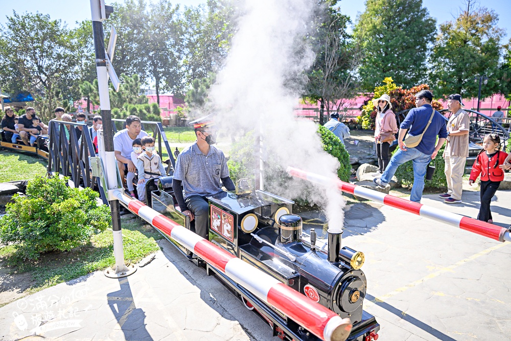 雲林崙背【千巧谷牛樂園牧場】雲林免門票伴手禮景點.搭蒸汽火車.餵牛體驗.古錐萌牛公牛超好拍! 雲林崙背【千巧谷牛樂園牧場】雲林免門票伴手禮景點.搭蒸汽火車.餵牛體驗.古錐萌牛公牛超好拍!