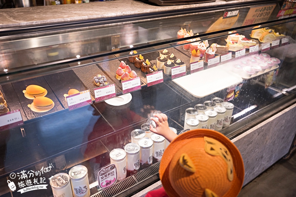 雲林崙背【千巧谷牛樂園牧場】雲林免門票伴手禮景點.搭蒸汽火車.餵牛體驗.古錐萌牛公牛超好拍! 雲林崙背【千巧谷牛樂園牧場】雲林免門票伴手禮景點.搭蒸汽火車.餵牛體驗.古錐萌牛公牛超好拍!