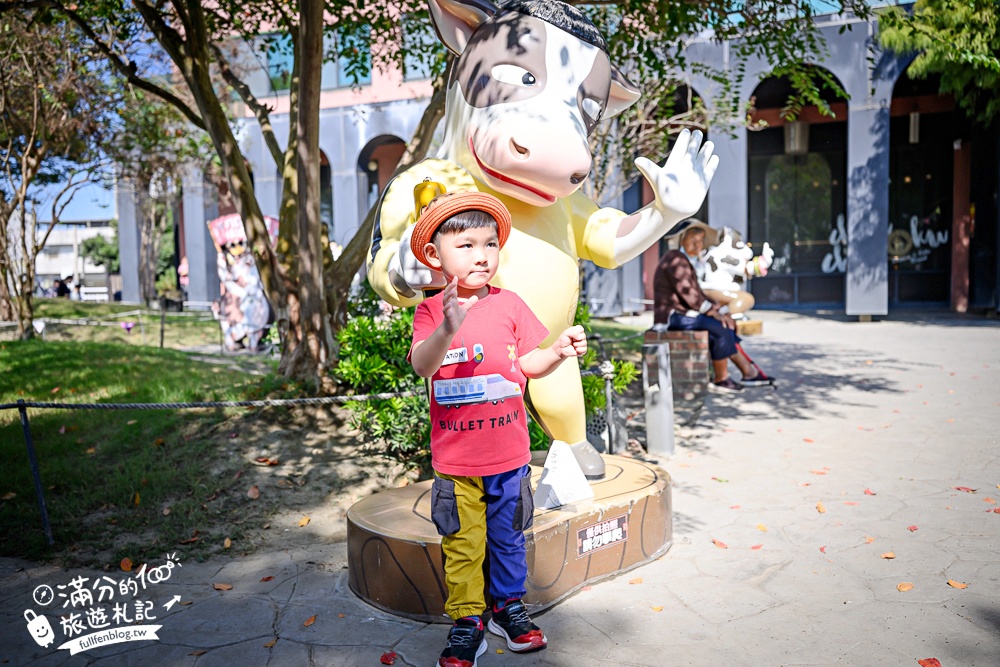 雲林崙背【千巧谷牛樂園牧場】雲林免門票伴手禮景點.搭蒸汽火車.餵牛體驗.古錐萌牛公牛超好拍! 雲林崙背【千巧谷牛樂園牧場】雲林免門票伴手禮景點.搭蒸汽火車.餵牛體驗.古錐萌牛公牛超好拍!