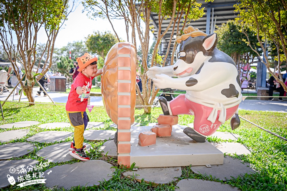 雲林崙背【千巧谷牛樂園牧場】雲林免門票伴手禮景點.搭蒸汽火車.餵牛體驗.古錐萌牛公牛超好拍! 雲林崙背【千巧谷牛樂園牧場】雲林免門票伴手禮景點.搭蒸汽火車.餵牛體驗.古錐萌牛公牛超好拍!