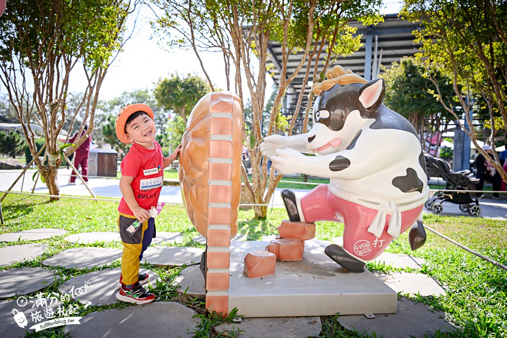 雲林崙背【千巧谷牛樂園牧場】雲林免門票伴手禮景點.搭蒸汽火車.餵牛體驗.古錐萌牛公牛超好拍! 雲林崙背【千巧谷牛樂園牧場】雲林免門票伴手禮景點.搭蒸汽火車.餵牛體驗.古錐萌牛公牛超好拍!