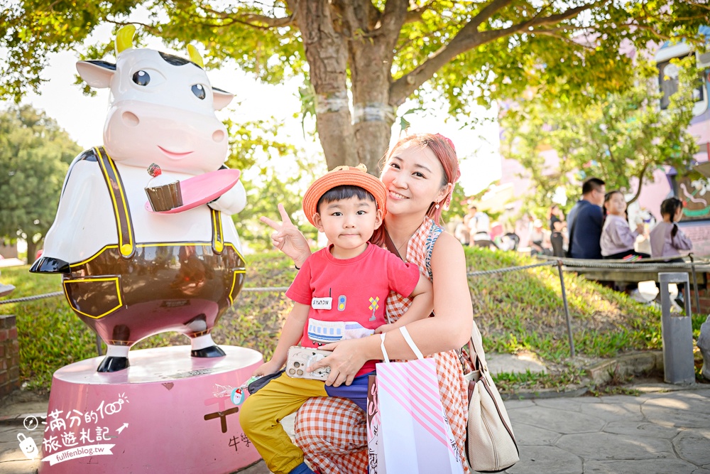 雲林崙背【千巧谷牛樂園牧場】雲林免門票伴手禮景點.搭蒸汽火車.餵牛體驗.古錐萌牛公牛超好拍! 雲林崙背【千巧谷牛樂園牧場】雲林免門票伴手禮景點.搭蒸汽火車.餵牛體驗.古錐萌牛公牛超好拍!