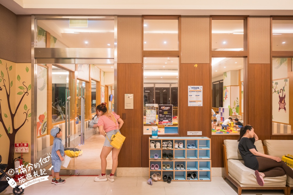 【台中麗寶福容大飯店住宿攻略】后里最強樂園飯店,花園家庭房開箱,網美大泳池.親子遊戲室.豐盛自助吧饗宴超讚! 【台中麗寶福容大飯店住宿攻略】后里最強樂園飯店,花園家庭房開箱,網美大泳池.親子遊戲室.豐盛自助吧饗宴超讚!