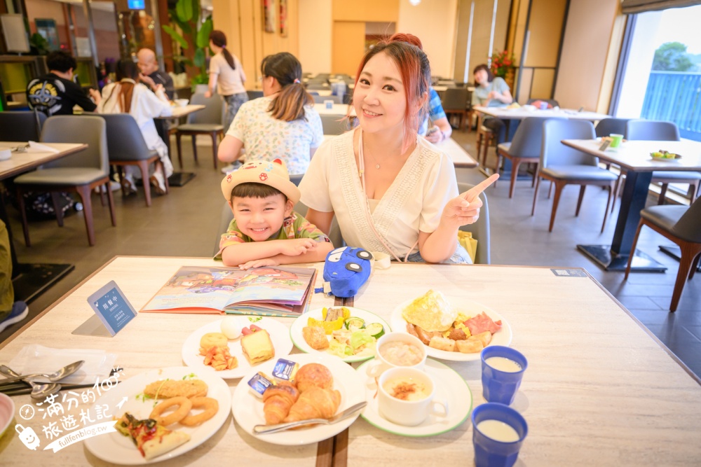 【台中麗寶福容大飯店住宿攻略】后里最強樂園飯店,花園家庭房開箱,網美大泳池.親子遊戲室.豐盛自助吧饗宴超讚! 【台中麗寶福容大飯店住宿攻略】后里最強樂園飯店,花園家庭房開箱,網美大泳池.親子遊戲室.豐盛自助吧饗宴超讚!