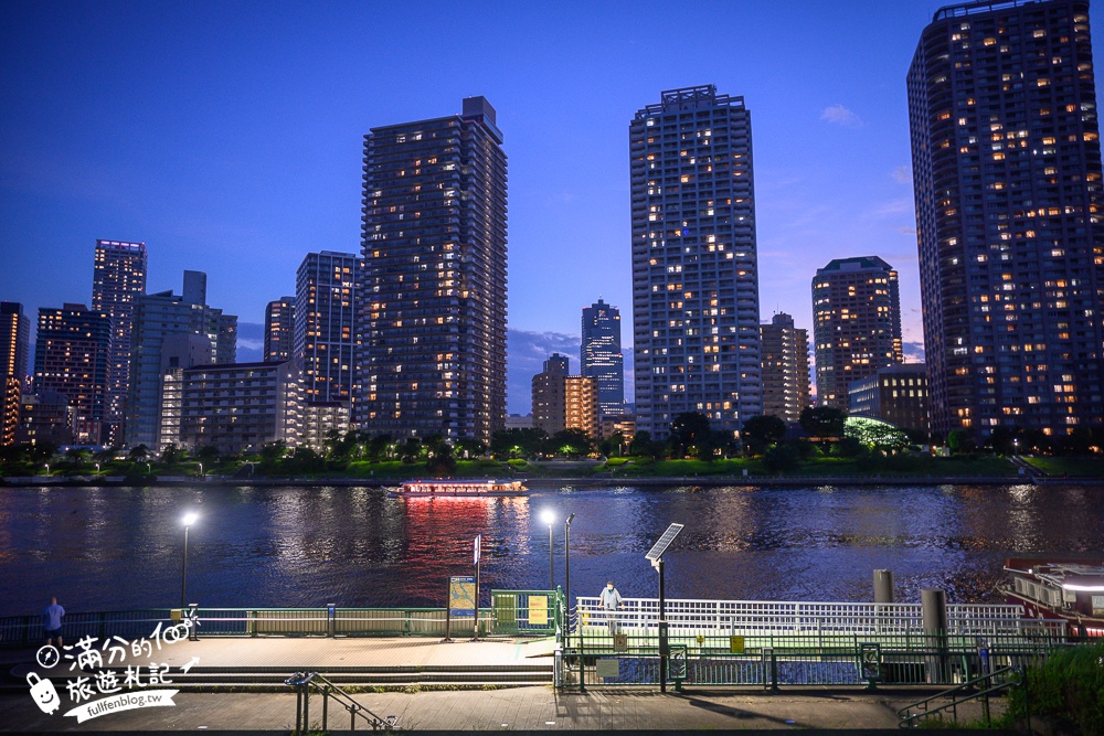 東京必體驗行程【東京灣遊船】搭特色船形屋吃牛肉燒喜燒賞夜景.飲料無限暢飲還能看表演.甲板上與彩虹大橋合影!