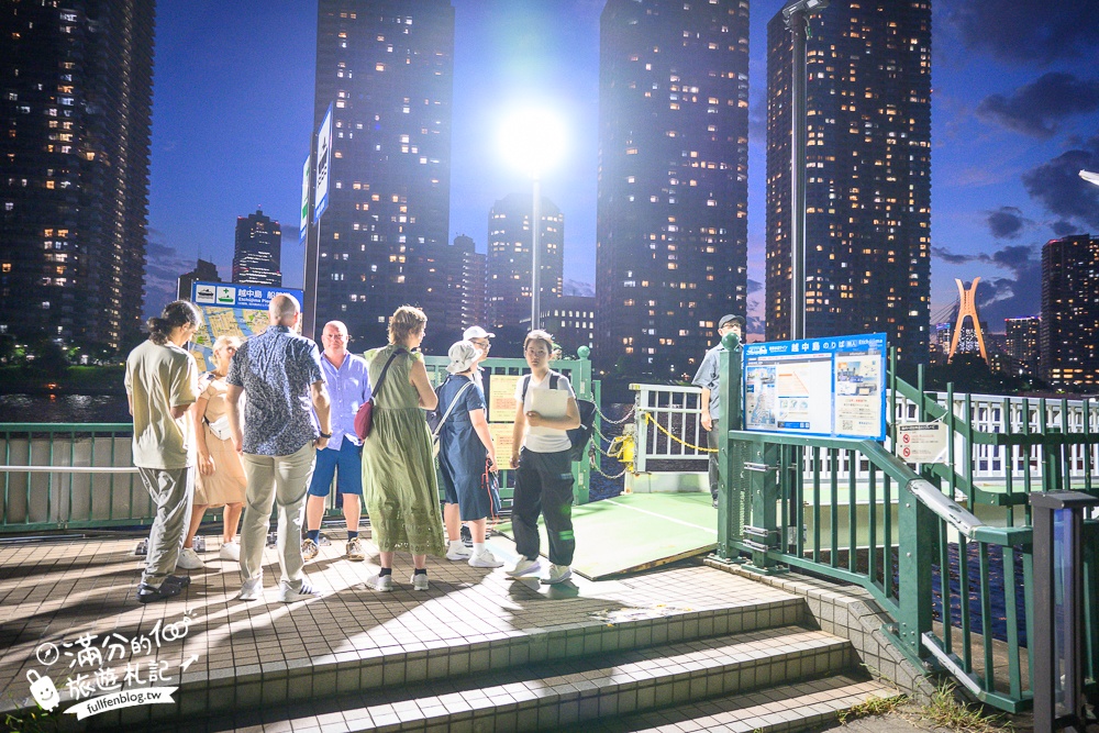 東京必體驗行程【東京灣遊船】搭特色船形屋吃牛肉燒喜燒賞夜景.飲料無限暢飲還能看表演.甲板上與彩虹大橋合影!