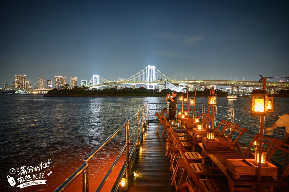 東京必體驗行程【東京灣遊船】搭特色船形屋吃牛肉燒喜燒賞夜景.飲料無限暢飲還能看表演.甲板上與彩虹大橋合影!